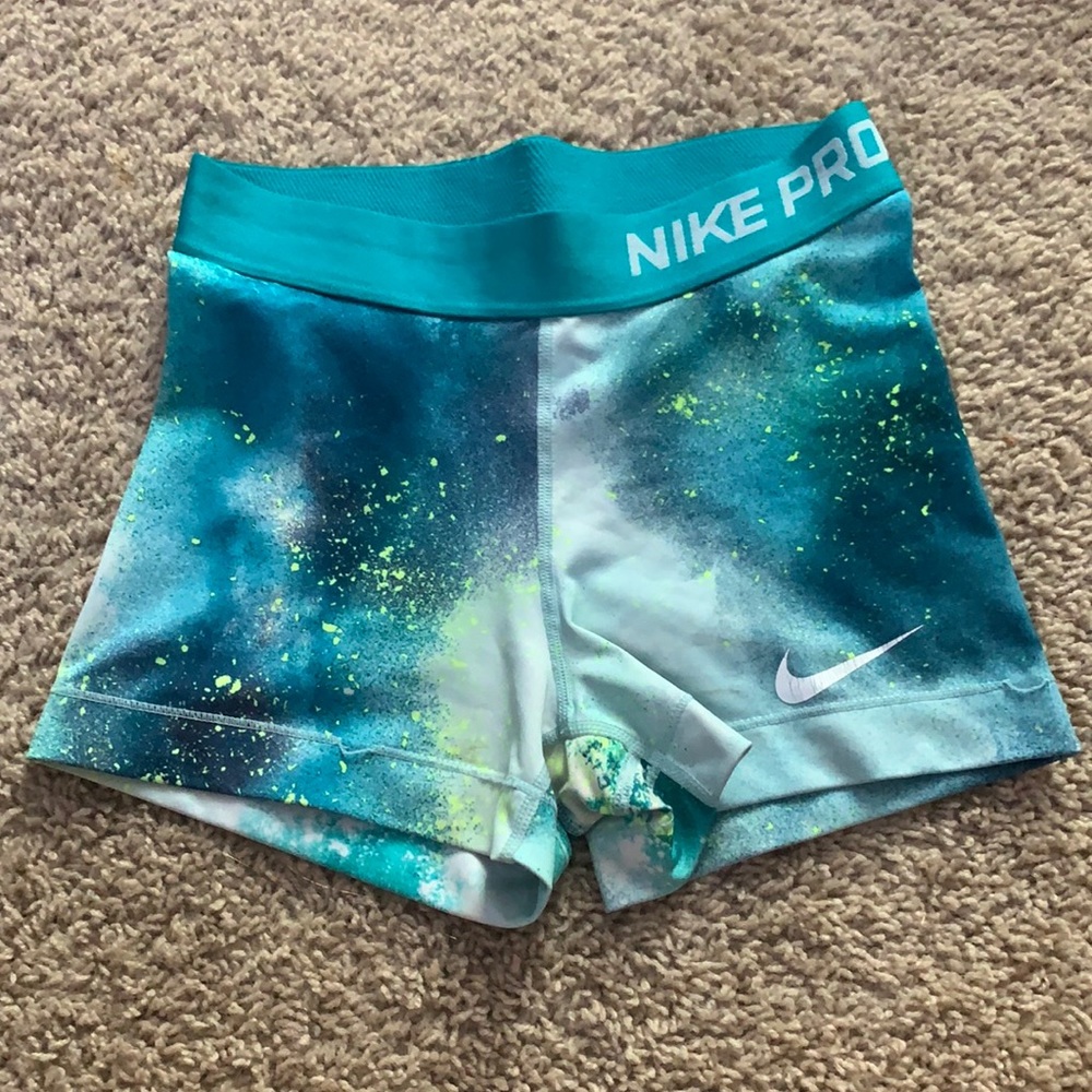 Nike pro, size XS